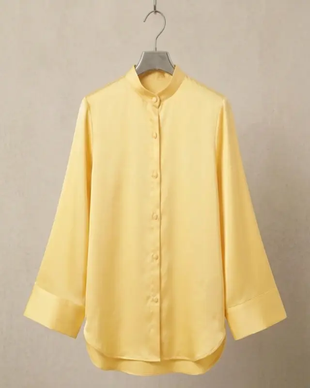 Chemise en satin col officier poignets larges